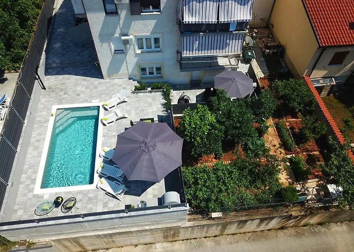 아파트 Katja 풀라