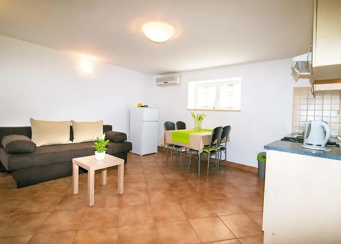 Katja Lejlighed Pula